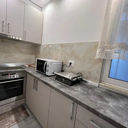 On Myslym Shyri Daire *