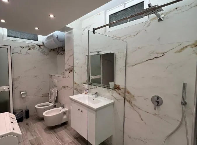 On Myslym Shyri * ティラナ