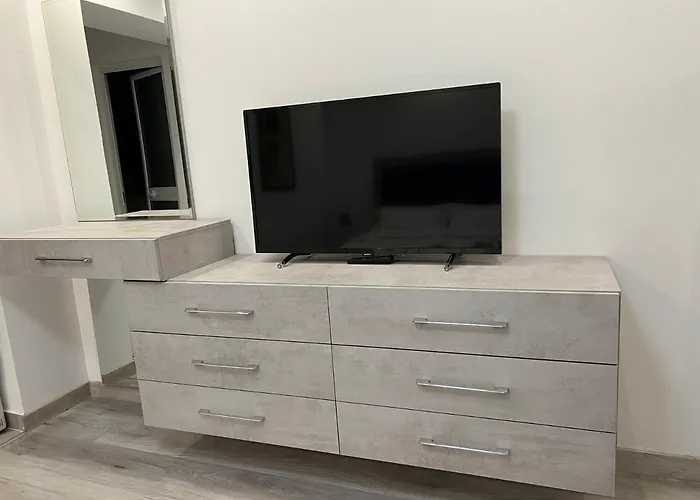 On Myslym Shyri ティラナ